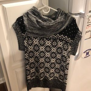 Jessica Simpson short sleeve sweater